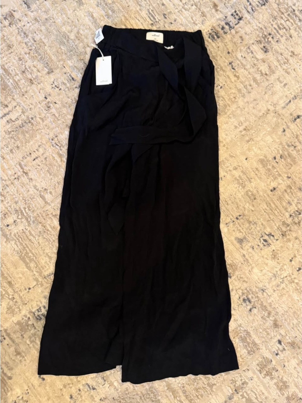 Aritzia Black slip on Pants